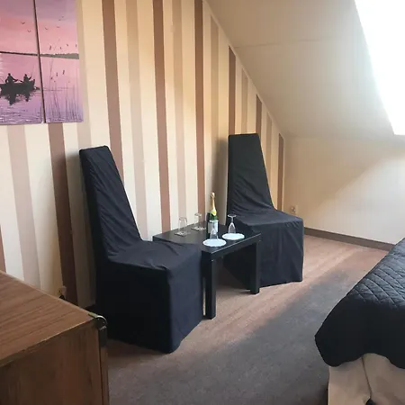 בית הארחה Folwark Nadmorska Ostoja